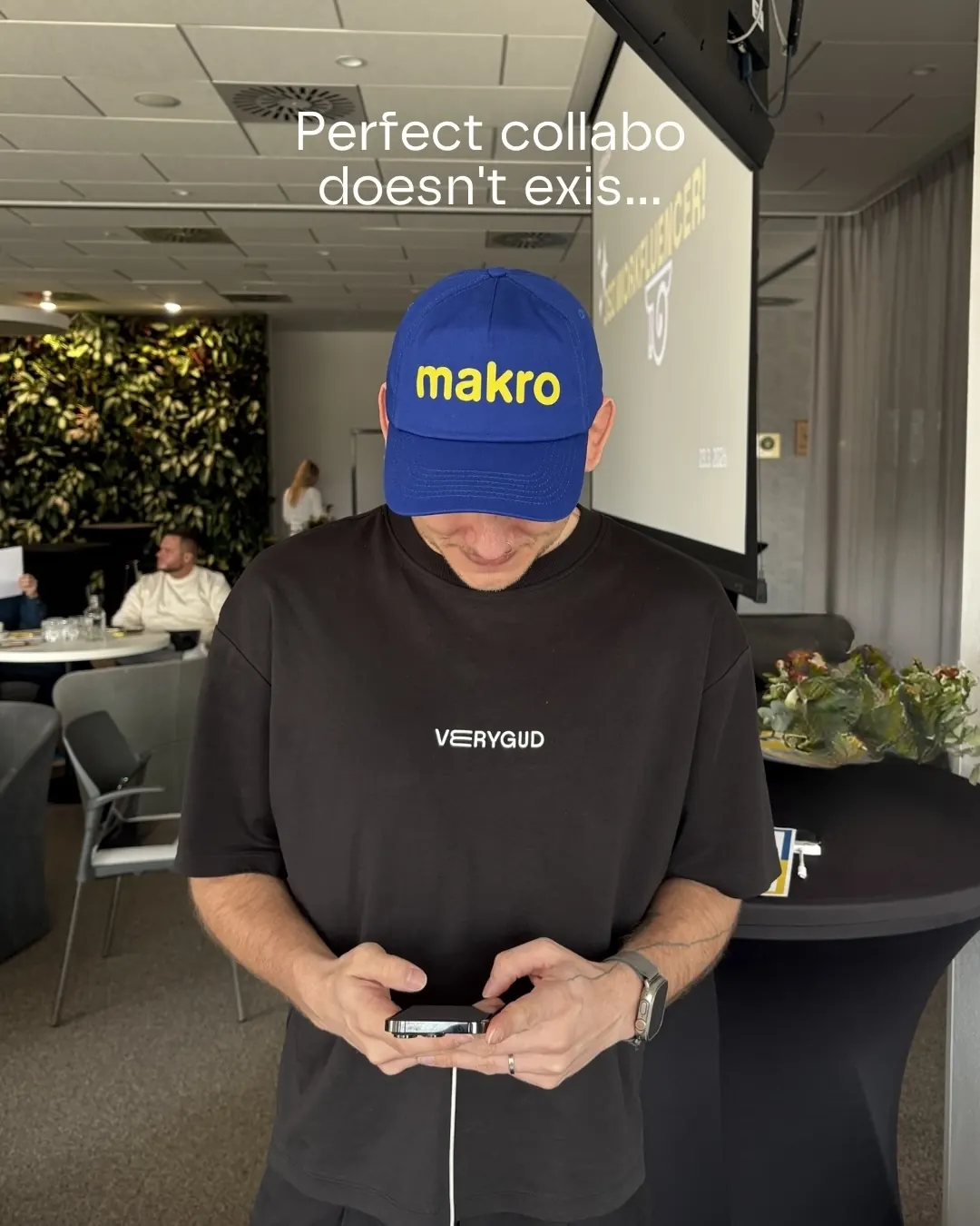 Tým VERYGUD v kšiltovce MAKRO během workshopu